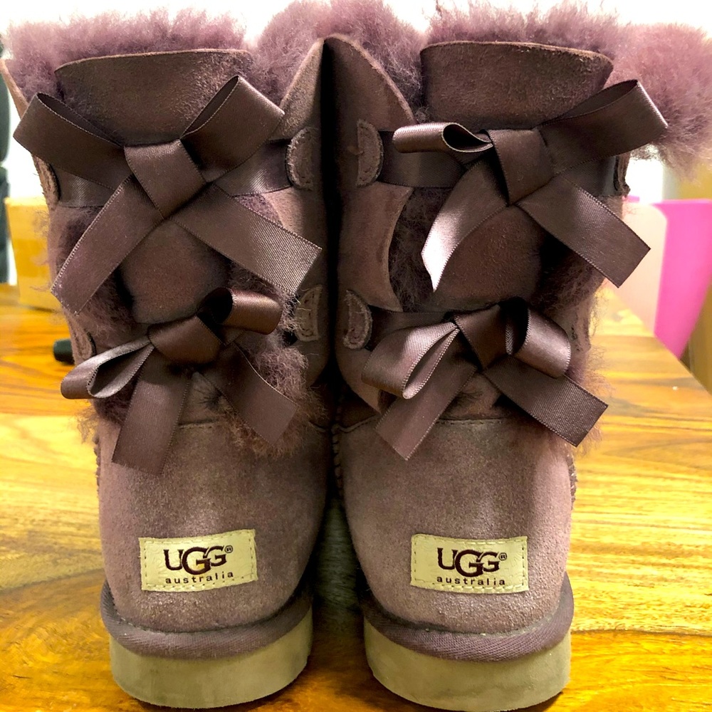 Very good condition Ugg boots size 9